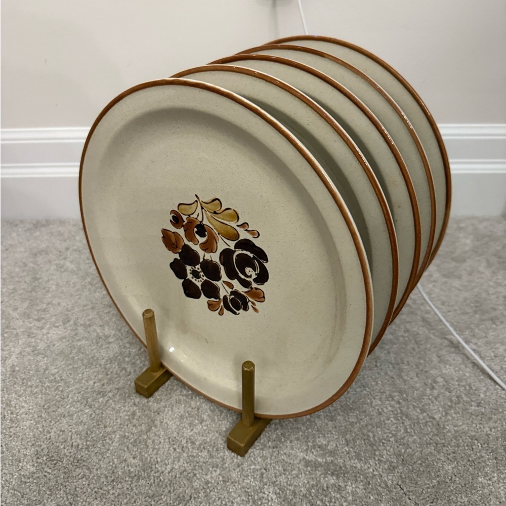 Finesse Stoneware Plates in Cream set of 5